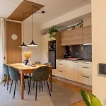 Modern And Peaceful Seafront - Wifi, Free Parking *