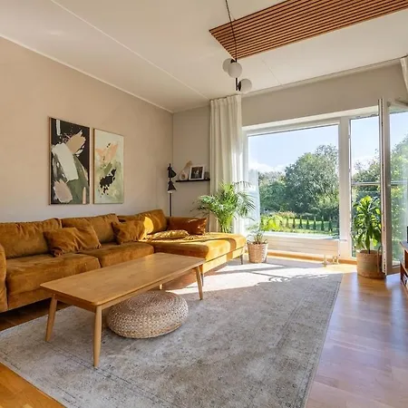 Modern And Peaceful Seafront Apartment- Wifi, Free Parking Apartment Pärnu