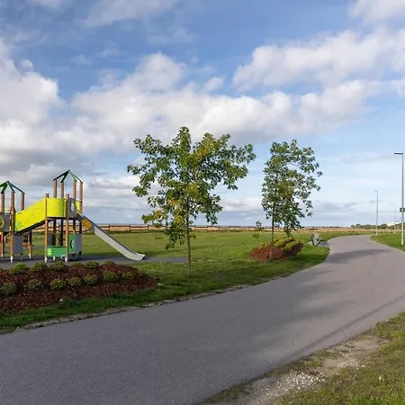 Апартаменты Seaside New With Sunny Balcony