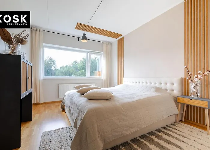 Modern And Peaceful Seafront Apartment- Wifi, Free Parking *