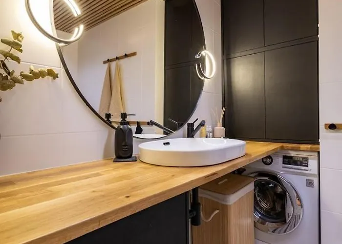 Modern And Peaceful Seafront Apartment- Wifi, Free Parking Lejlighed *